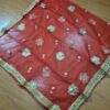 Dupatta vermelha e dourada de noiva com bordados dourados e pedras