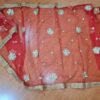 Dupatta vermelha e dourada de noiva com bordados dourados e pedras