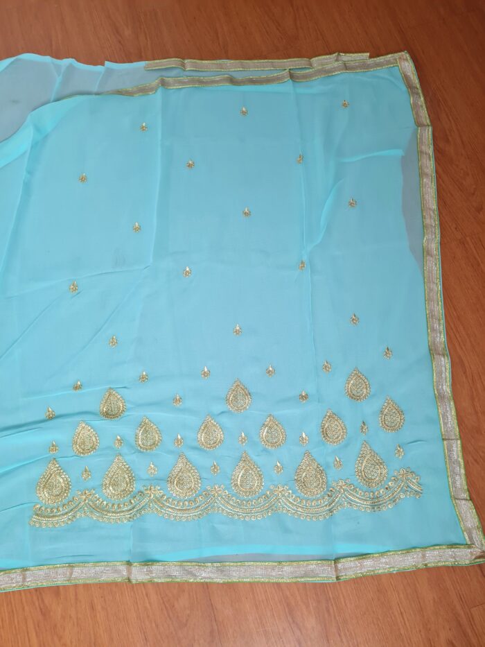 20260204_154943 Saree indiano de crepe de seda verde água com dourado modelo Nilaya