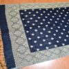 Echarpe indiana algodão com viscose dupla face de arabescos marinho e creme