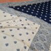 Echarpe indiana algodão com viscose dupla face de arabescos marinho e creme