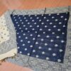 Echarpe indiana algodão com viscose dupla face de arabescos marinho e creme