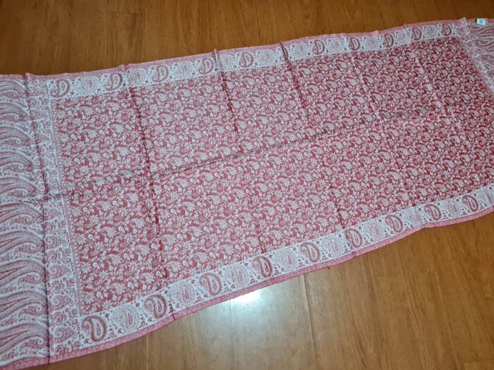 20260225_155335 Echarpe indiana algodão com viscose dupla face floral vermelha e off-white
