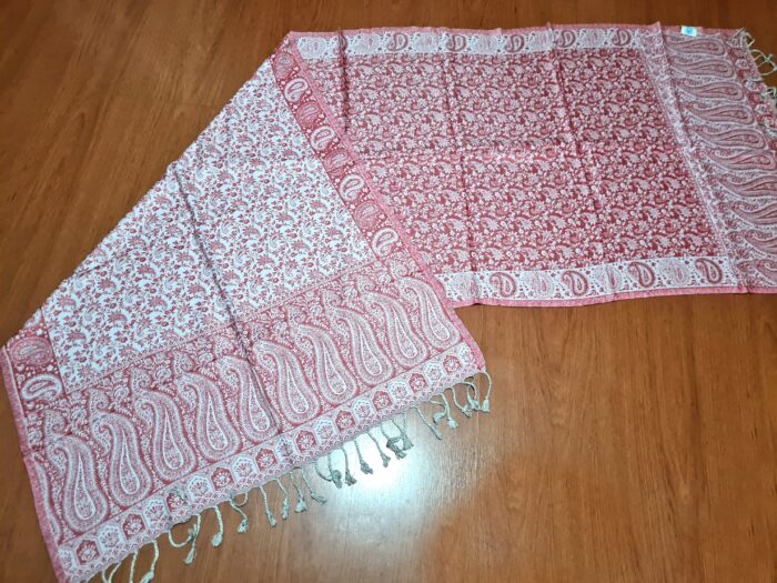 20260225_155358 Echarpe indiana algodão com viscose dupla face floral vermelha e off-white