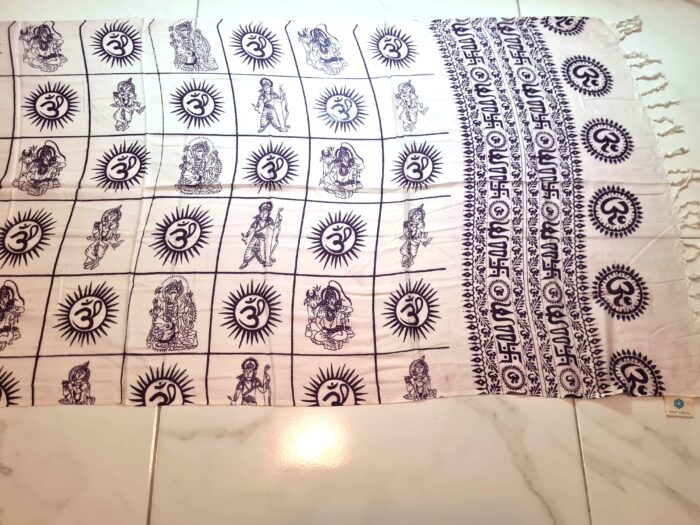 Chadar indiano (manto de oração) com 4 deuses hindus branco