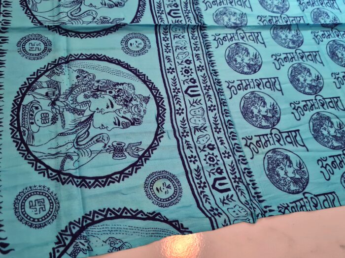 20260321_183420 Chadar indiano (manto de oração) com estampa de Shiva e Parvati