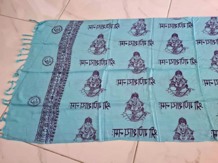 20260324_162451 Chadar indiano (manto de oração) com Ganesha e simbologias azul