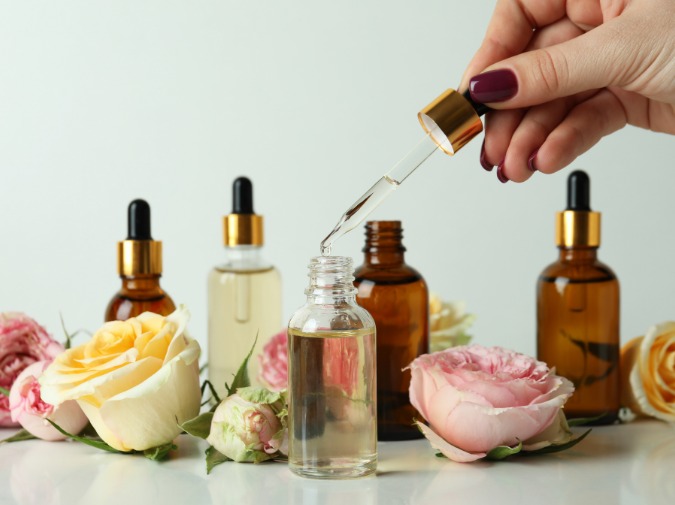 attars (perfumes concentrados artesanais) feitos na Índia