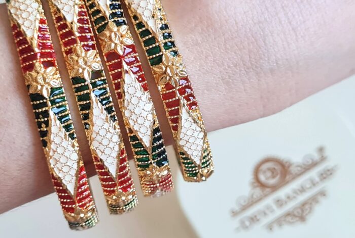 Conjunto Shringar com 4 pulseiras indianas design Meenakari
