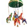 Móbile indiano de cúpula verde com 5 elefantes coloridos