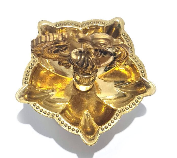 Lamparina indiana Diya de metal dourado design taça flor 5 pontas com pavão