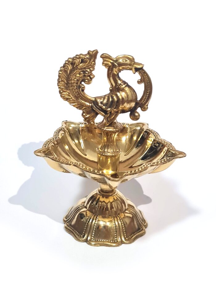 Lamparina indiana Diya de metal dourado design taça flor 5 pontas com pavão
