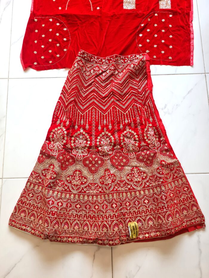 20260430_162916 Vestuário completo de noiva indiana luxo Lehenga Choli Dupatta Gold Shakti