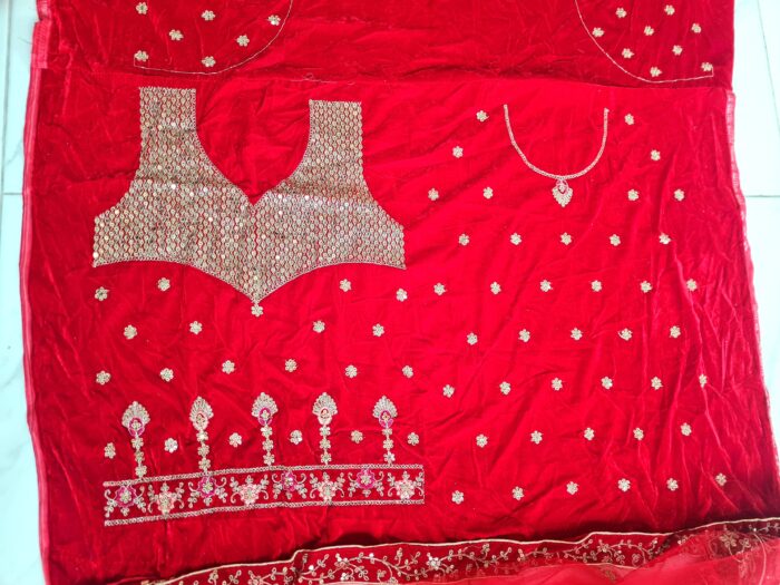 20260430_163010 Vestuário completo de noiva indiana luxo Lehenga Choli Dupatta Gold Shakti