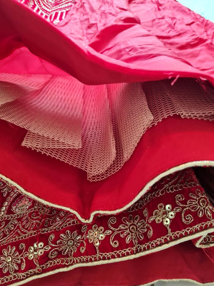20260430_163224 Vestuário completo de noiva indiana luxo Lehenga Choli Dupatta Gold Shakti