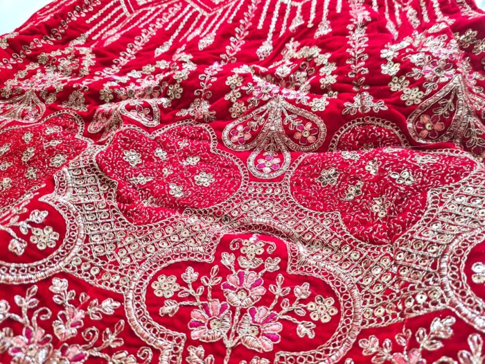 20260430_163238 Vestuário completo de noiva indiana luxo Lehenga Choli Dupatta Gold Shakti