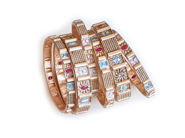 Conjunto de 6 pulseiras indianas de metais design borboleta e flores