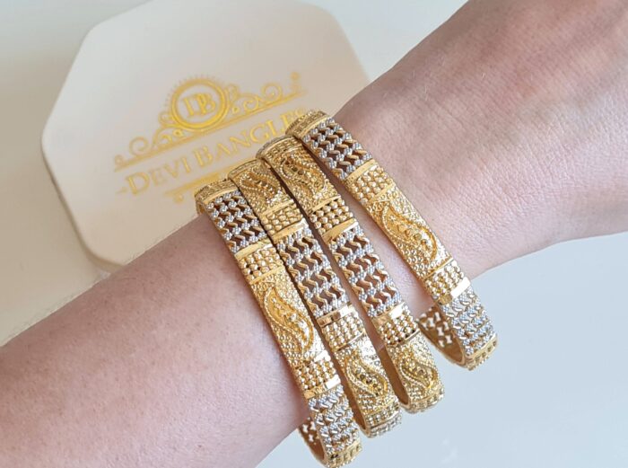 Conjunto Devi Bangles com 4 pulseiras indianas design Paisley