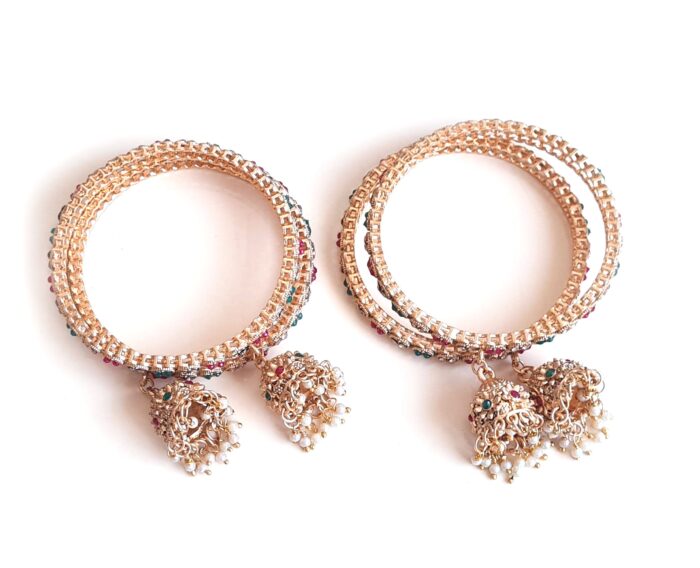 Conjunto de 4 Bangles indianas design Jhumka com pedrarias Apsara