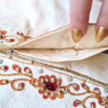 Gemini_Generated_Image_8xr7rv8xr7rv8xr7 Sherwani Indiano Luxo Creme com Bordados Zari, Pedrarias, Dupatta e Churidar