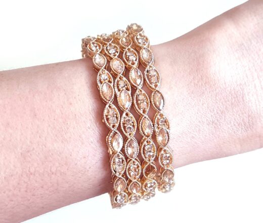 20260417_124014 Conjunto de 4 pulseiras indianas com pedras translúcidas bege rosé