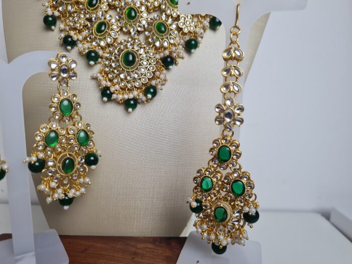 Conjunto completo de semi joia indiana para festas Parvati Green