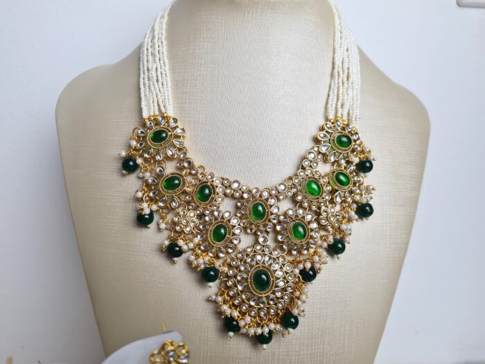 Conjunto completo de semi joia indiana para festas Parvati Green