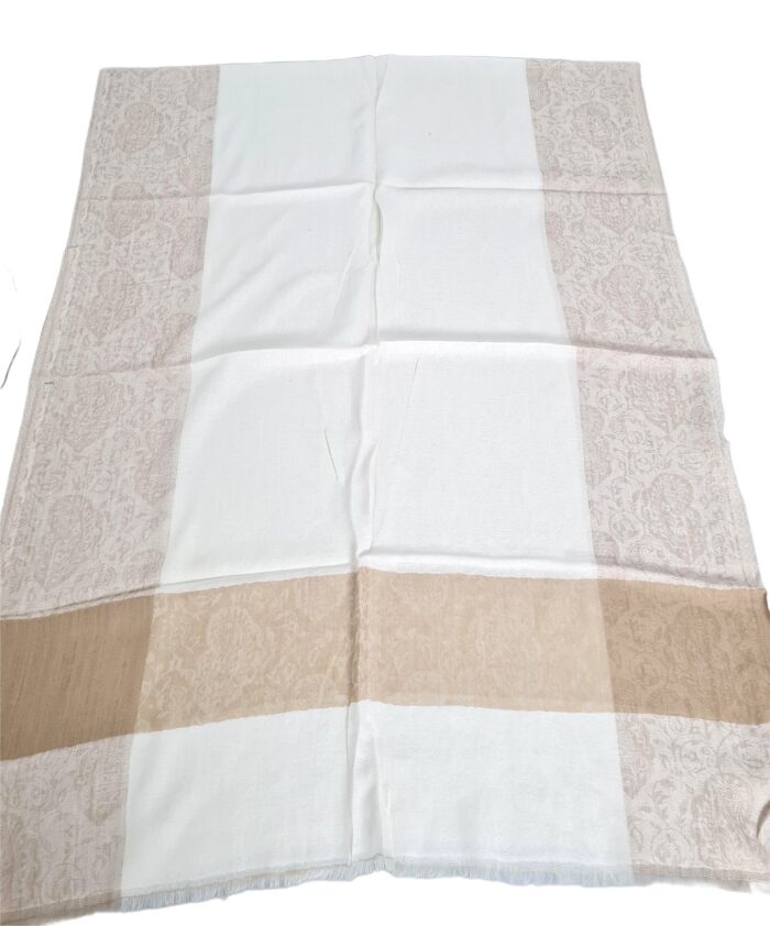 20260530_161454 Pashimina indiana de cashmere estampa paisleys tons de nude adamascada