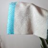 Pashimina indiana de cashmere com padrão geométrico adamascado azul e creme