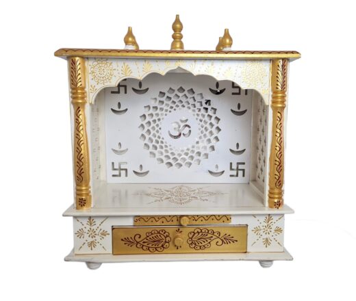 Mandir (templo hindu) de madeira fabricado na Índia