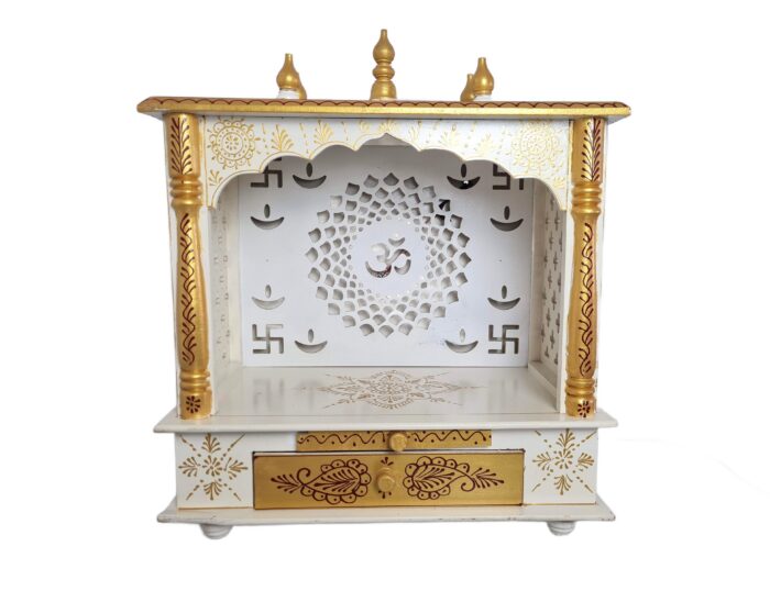 Mandir (templo hindu) de madeira fabricado na Índia