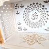 Mandir Templo Hindu Artesanal Off-White e Dourado com Iluminação Om