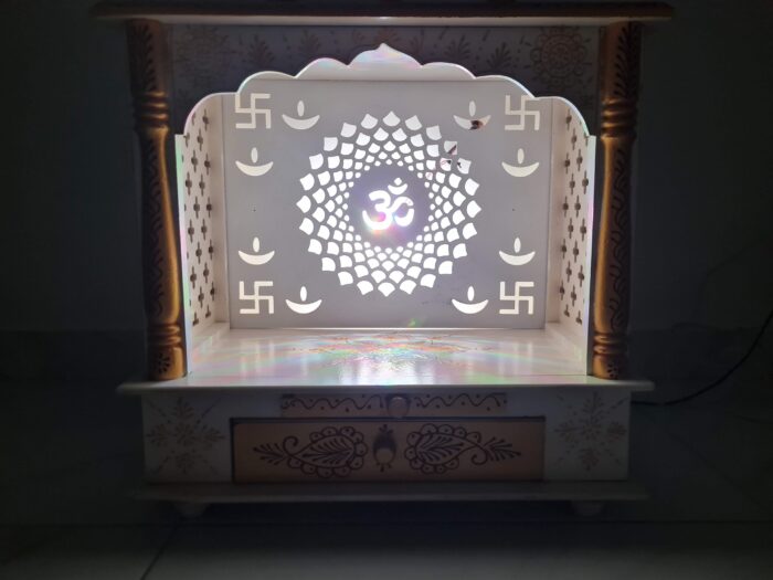 Templo hindu em madeira (Mandir)