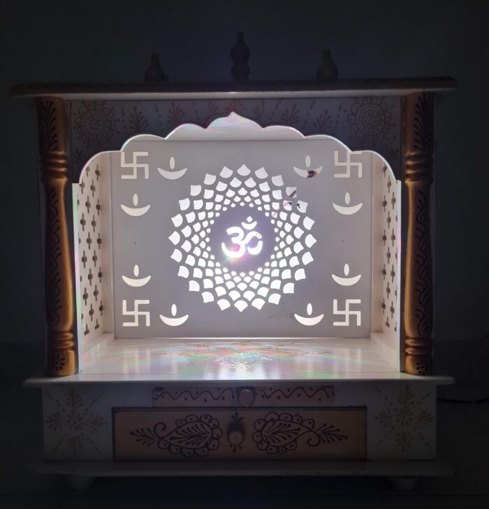 Mandir Templo Hindu Artesanal Off-White e Dourado com Iluminação Om