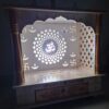 Mandir Templo Hindu Artesanal Off-White e Dourado com Iluminação Om