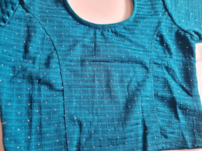 Choli blusinha para usar com saree em azul com pontos de luz
