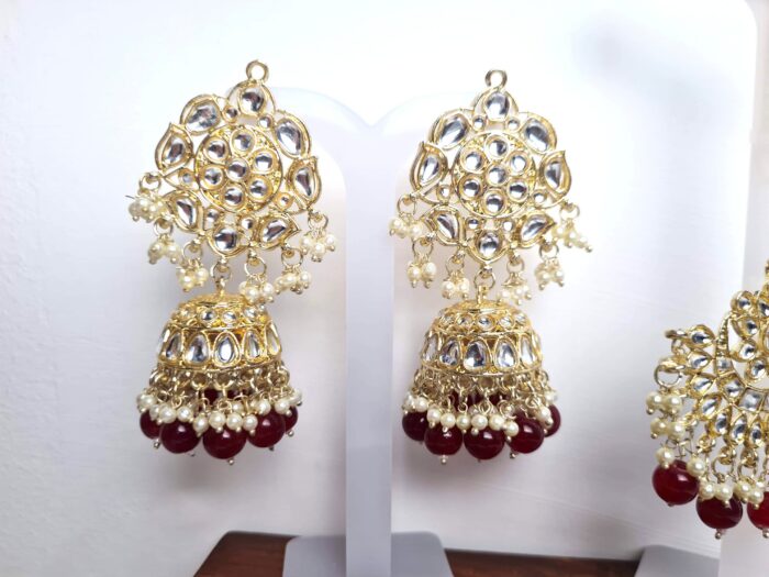 20260529_184658 Conjunto para festas indianas de brinco Jhumka com tikka bordô