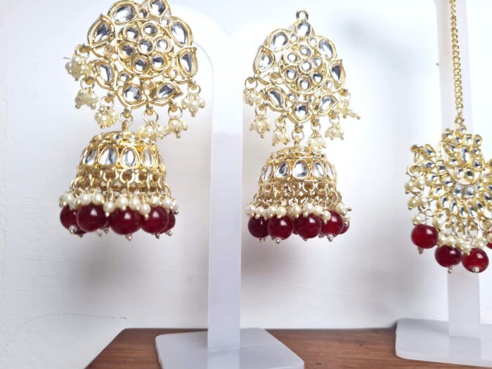 20260529_184736 Conjunto para festas indianas de brinco Jhumka com tikka bordô