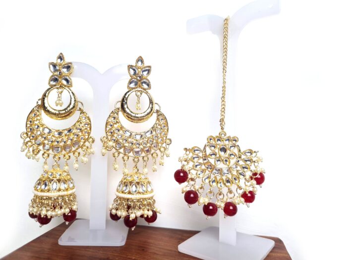 20260529_185148 Conjunto para festas indianas de brinco Jhumka clássico com tikka bordô