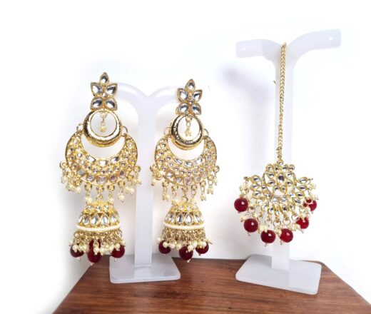 Conjunto para festas indianas de brinco Jhumka com tikka bordô