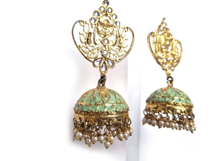 Brinco indiano dourado Jhumka clássico arabescos verde