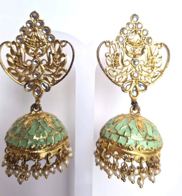 Brinco indiano dourado Jhumka clássico arabescos verde