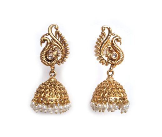 brinco indiano dourado Jhumka com berloques na base do sino em pérolas micro, design de pavão