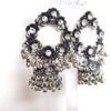 Brinco indiano prateado Jhumka guirlanda de flores em strass