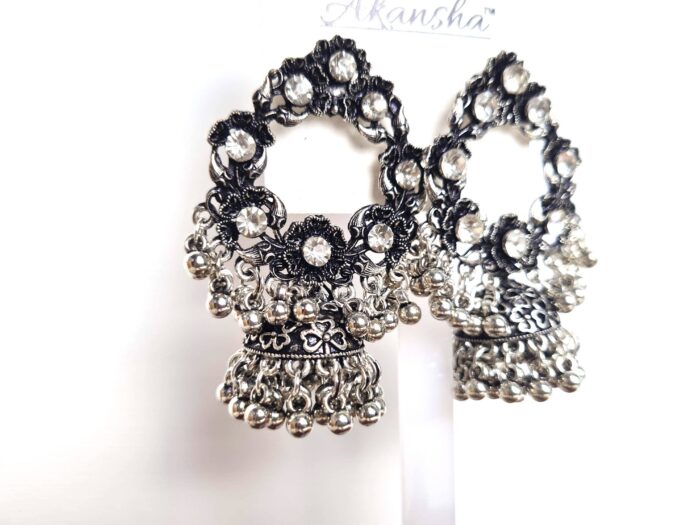 Brinco indiano prateado Jhumka guirlanda de flores em strass