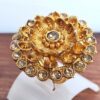 Anel indiano de festa dourado design floral com pedras âmbar