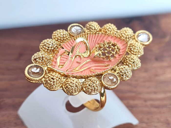 Anel indiano de festa dourado design floral rosé com pedras