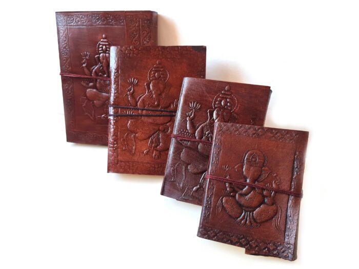 Cadernos indianos artesanais de couro com imagem de Ganesha