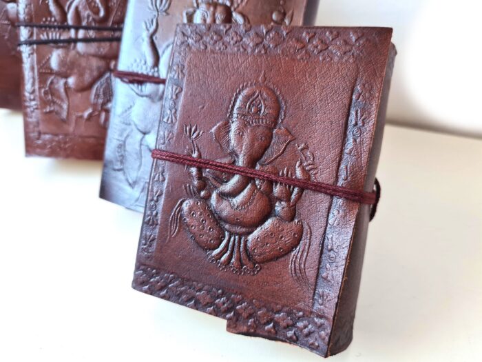 caderno de Ganesha de couro
