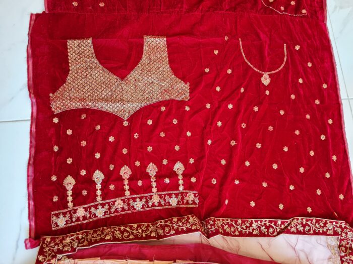 Vestuário completo de noiva indiana luxo Lehenga Choli Dupatta Raj Laxmi